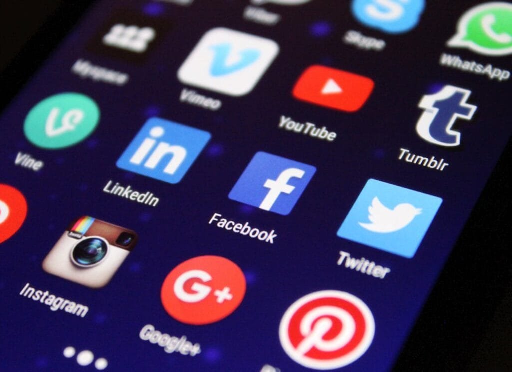 pexels-photo-267350 Close-up Photography of Smartphone Icons